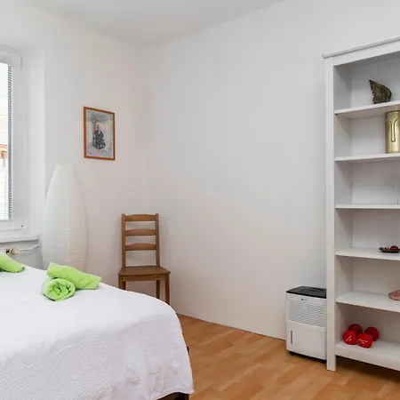 Good Spirit Apartment Letnany Prague * Prague