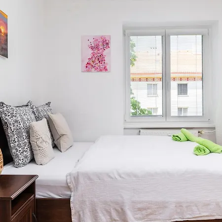 Good Spirit Apartment Letnany Prague